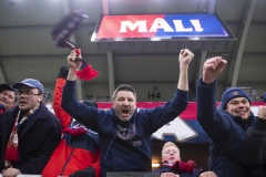 251122 Publik jublar under fotbollsmatchen i kvalet till Allsvenskan mellan Örgryte IS och IFK Norrköping den 22 november 2025 på Gamla Ullevi i Göteborg.