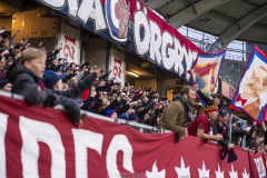 251122 Publik under fotbollsmatchen i kvalet till Allsvenskan mellan Örgryte IS och IFK Norrköping den 22 november 2025 på Gamla Ullevi i Göteborg.