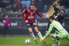 251122 ÖIS Noah Christoffersson under fotbollsmatchen i kvalet till Allsvenskan mellan Örgryte IS och IFK Norrköping den 22 november 2025 på Gamla Ullevi i Göteborg.