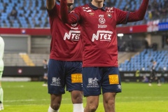 251122 ÖIS Noah Christoffersson och Waylon Ramon Renecke jublar efter att Noah Christoffersson gjort 3-0 under fotbollsmatchen i kvalet till Allsvenskan mellan Örgryte IS och IFK Norrköping den 22 november 2025 på Gamla Ullevi i Göteborg.