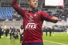 251122 ÖIS Tobias Sana jublar efter fotbollsmatchen i kvalet till Allsvenskan mellan Örgryte IS och IFK Norrköping den 22 november 2025 på Gamla Ullevi i Göteborg.