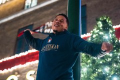 20251130 ÖIS Tobias Sana under firandet av ÖIS avancemang till Allsvenskan den 30 november 2025 i Göteborg.