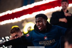 20251130 ÖIS Ibrahim Ahmed under firandet av ÖIS avancemang till Allsvenskan den 30 november 2025 i Göteborg.