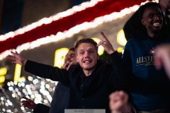 20251130 ÖIS Hampus Dahlqvist under firandet av ÖIS avancemang till Allsvenskan den 30 november 2025 i Göteborg.