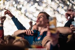 20251130 ÖIS Hampus Gustafsson under firandet av ÖIS avancemang till Allsvenskan den 30 november 2025 i Göteborg.