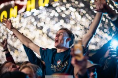 20251130 ÖIS Hampus Gustafsson under firandet av ÖIS avancemang till Allsvenskan den 30 november 2025 i Göteborg.