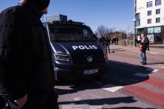 20260406 Polis och GAIS Supportrar under marschen inför fotbollsmatchen i Allsvenskan GAIS och Djurgårdens IF den 6 april 2026 på Gamla Ullevi i Göteborg. 
Foto: Filip Kauffeldt