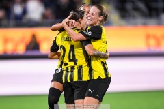 20240810 BK Häckens Felicia Schröder, Tabitha Tindell och Anna Anvegård under fotbollsmatchen i Uefa Womens Champions League mellan BK Häcken och Arsenal WFC den 18 september 2024 på Bravida Arena i Göteborg.