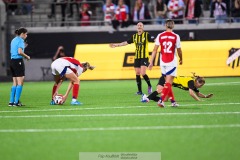 20240810 Arsenals Frida Maanum och BK Häckens Anna Anvegård under fotbollsmatchen i Uefa Womens Champions League mellan BK Häcken och Arsenal WFC den 18 september 2024 på Bravida Arena i Göteborg.