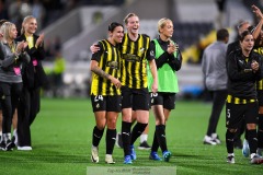 20240810 BK Häckens Tabitha Tindell och Emma Östlund under fotbollsmatchen i Uefa Womens Champions League mellan BK Häcken och Arsenal WFC den 18 september 2024 på Bravida Arena i Göteborg.