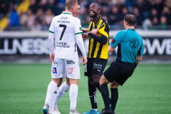 20260419 GAIS Joackim Fagerjord och BK Häckens Brice Wembangomo under fotbollsmatchen i Allsvenskan mellan BK Häcken och GAIS den 19 april 2026 på Nordic Wellness Arena i Göteborg. 
Foto: Filip Kauffeldt