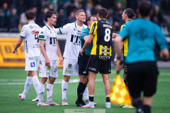 20260419 GAIS William Milovanovic, Joackim Fagerjord och BK Häckens Silas Sinan Erhen Thorup Andersen  under fotbollsmatchen i Allsvenskan mellan BK Häcken och GAIS den 19 april 2026 på Nordic Wellness Arena i Göteborg. 
Foto: Filip Kauffeldt