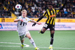 20260419 GAIS Frosti Thorkelsson och BK Häckens Abdoulaye Doumbia under fotbollsmatchen i Allsvenskan mellan BK Häcken och GAIS den 19 april 2026 på Nordic Wellness Arena i Göteborg. 
Foto: Filip Kauffeldt