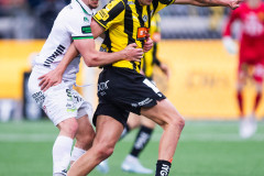 20260419 GAIS William Milovanovic och BK Häckens Silas Sinan Erhen Thorup Andersen under fotbollsmatchen i Allsvenskan mellan BK Häcken och GAIS den 19 april 2026 på Nordic Wellness Arena i Göteborg. 
Foto: Filip Kauffeldt