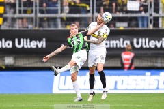 20240722 GAIS Lucas Hedlund och AIKs Alexander Milošević under fotbollsmatchen i Allsvenskan mellan GAIS och AIK den 22 Juli 2024 på Gamla Ullevi i Göteborg.