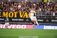 20240722 AIKs Anton Salétros och GAIS Joackim Åberg under fotbollsmatchen i Allsvenskan mellan GAIS och AIK den 22 Juli 2024 på Gamla Ullevi i Göteborg.