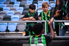 20240722 GAIS Harun Ibrahim och publik under fotbollsmatchen i Allsvenskan mellan GAIS och AIK den 22 Juli 2024 på Gamla Ullevi i Göteborg.