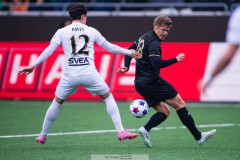 20260314 AIKs Charlie Pavey och GAIS Kevin Holmén under fotbollsmatchen i Svenska Cupen mellan GAIS och AIK den 14 mars 2026 på Nordic Wellness Arena i Göteborg. 
Foto: Filip Kauffeldt