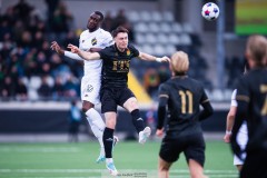 20260314 AIKs Ibrahim Cisse och GAIS Samuel Salter under fotbollsmatchen i Svenska Cupen mellan GAIS och AIK den 14 mars 2026 på Nordic Wellness Arena i Göteborg. 
Foto: Filip Kauffeldt