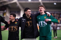 20260314 GAIS Matteo de Brienne, Samuel Salter och Andreas Hermansen jublar efter fotbollsmatchen i Svenska Cupen mellan GAIS och AIK den 14 mars 2026 på Nordic Wellness Arena i Göteborg. 
Foto: Filip Kauffeldt