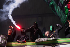 20260905 Publik eldar pyroteknik under fotbollsmatchen i Allsvenskan mellan GAIS och BK Häcken den 5 semptember 2026 på Gamla Ullevi i Göteborg. 
Foto: Filip Kauffeldt