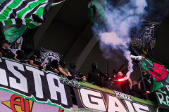 20260905 Publik eldar pyroteknik under fotbollsmatchen i Allsvenskan mellan GAIS och BK Häcken den 5 semptember 2026 på Gamla Ullevi i Göteborg. 
Foto: Filip Kauffeldt