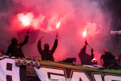 20260905 Publik eldar pyroteknik under fotbollsmatchen i Allsvenskan mellan GAIS och BK Häcken den 5 semptember 2026 på Gamla Ullevi i Göteborg. 
Foto: Filip Kauffeldt