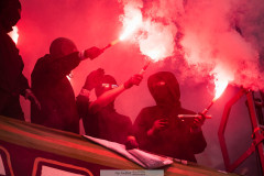 20260905 Publik eldar pyroteknik under fotbollsmatchen i Allsvenskan mellan GAIS och BK Häcken den 5 semptember 2026 på Gamla Ullevi i Göteborg. 
Foto: Filip Kauffeldt