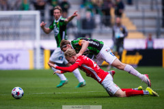20260516 Degerfors IF Olle Leonardsson och GAIS August Wängberg under fotbollsmatchen i Allsvenskan mellan GAIS och Degerfors IF den 16 maj 2026 på Gamla Ullevi i Göteborg. 
Foto: Filip Kauffeldt