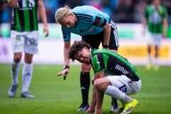 20260516 Huvuddomare Tess Olofsson och GAIS William Milovanovic under fotbollsmatchen i Allsvenskan mellan GAIS och Degerfors IF den 16 maj 2026 på Gamla Ullevi i Göteborg. 
Foto: Filip Kauffeldt