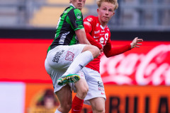 20260516 GAIS Robin Frej och Degerfors IF Olle Leonardsson under fotbollsmatchen i Allsvenskan mellan GAIS och Degerfors IF den 16 maj 2026 på Gamla Ullevi i Göteborg. 
Foto: Filip Kauffeldt