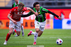 20260516 Degerfors IF Sebastian Ohlsson och GAIS Mohamed Bawa under fotbollsmatchen i Allsvenskan mellan GAIS och Degerfors IF den 16 maj 2026 på Gamla Ullevi i Göteborg. 
Foto: Filip Kauffeldt