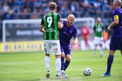 20240922 Djurgårdens IFs Magnus Eriksson och GAIS Gustav Lundgren under fotbollsmatchen i Allsvenskan mellan GAIS och Djurgårdens IF den 22 september 2024 på Gamla Ullevi i Göteborg.