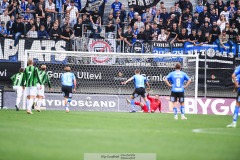 20240818 Halmstads BKs Birnir Snær Ingason och GAIS Mergim Krasniqi under fotbollsmatchen i Allsvenskan mellan GAIS och Halmstads BK den 18 augusti 2024 på Gamla Ullevi i Göteborg.