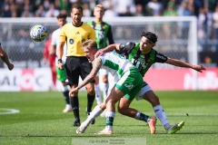 20240707 GAIS William Milovanovic och Hammarby IFs Fredrik Hammar under fotbollsmatchen i Allsvenskan mellan GAIS och Hammarby IF den 7 Juli 2024 på Gamla Ullevi i Göteborg.