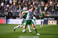 20240707 GAIS Lucas Hedlund och Hammarby IFs Victor Eriksson under fotbollsmatchen i Allsvenskan mellan GAIS och Hammarby IF den 7 Juli 2024 på Gamla Ullevi i Göteborg.