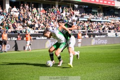 20240707 Hammarby IFs Pavle Vagić och GAIS William Milovanovic under fotbollsmatchen i Allsvenskan mellan GAIS och Hammarby IF den 7 Juli 2024 på Gamla Ullevi i Göteborg.