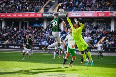 20240707 GAIS Alexander Ahl Holmström och Hammarby IFs Oliver Dovin under fotbollsmatchen i Allsvenskan mellan GAIS och Hammarby IF den 7 Juli 2024 på Gamla Ullevi i Göteborg.