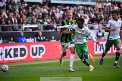 20240707 GAIS Gustav Lundgren och Hammarby IFs Shaquille Pinas under fotbollsmatchen i Allsvenskan mellan GAIS och Hammarby IF den 7 Juli 2024 på Gamla Ullevi i Göteborg.
