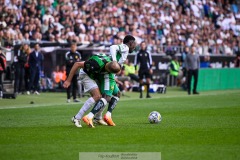 20240707 GAIS Gustav Lundgren och Hammarby IFs Shaquille Pinas under fotbollsmatchen i Allsvenskan mellan GAIS och Hammarby IF den 7 Juli 2024 på Gamla Ullevi i Göteborg.