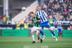 20240506 IFK Göteborgs Adam Carlén och GAIS Axel Henriksson under fotbollsmatchen i Allsvenskan mellan GAIS och IFK Göteborg den 6 maj 2024 på Gamla Ullevi i Göteborg.