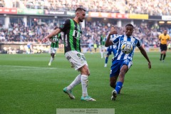 20240506 GAIS Axel Norén och IFK Göteborgs Paulos Abraham under fotbollsmatchen i Allsvenskan mellan GAIS och IFK Göteborg den 6 maj 2024 på Gamla Ullevi i Göteborg.