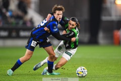 202401110 GAIS Amin Boudri och IK Sirius Adam Vikman under fotbollsmatchen mellan GAIS och IK Sirius  i Allsvenskan den 10 november 2024 på Gamla Ullevi i Göteborg.