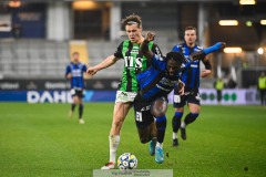 202401110 GAIS Axel Henriksson och IK Sirius Patrick Nwadike under fotbollsmatchen mellan GAIS och IK Sirius  i Allsvenskan den 10 november 2024 på Gamla Ullevi i Göteborg.