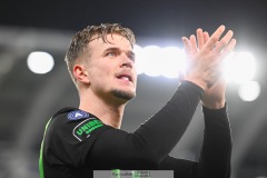 202401110 GAIS Alexander Ahl Holmström under fotbollsmatchen mellan GAIS och IK Sirius  i Allsvenskan den 10 november 2024 på Gamla Ullevi i Göteborg.