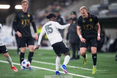 20260223 GAIS Robin Wendin Thomasson och Landskronas Max'Med Omar Mohamed under fotbollsmatchen i Svenska Cupen mellan GAIS och Landskrona BoIS den 23 februari 2026 på Nordic Wellness Arena i Göteborg. 
Foto: Filip Kauffeldt