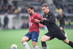 20240303 ÖIS Jonathan Azulay och GAIS Alexander Ahl Holmström under fotbollsmatchen i Svenska Cupen 2024 mellan GAIS och ÖIS den 3 mars 2024 i Göteborg.