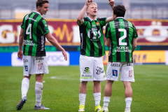 20260503 GAIS Oskar Ågren, Frosti Thorkelsson och Matteo de Brienne jublar efter fotbollsmatchen i Allsvenskan mellan GAIS och ÖIS den 3 maj 2026 på Gamla Ullevi i Göteborg. 
Foto: Filip Kauffeldt