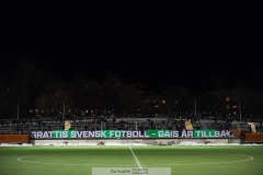 20240111 GAIS Supportrar under GAIS öppna premiärträning i fotboll på Valhalla IP den 11 januari 2024 i Göteborg.