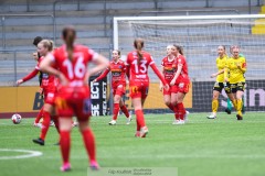 20240329 IK Rössös Hanna Kauffeldt firar sitt lags första mål under fotbollsmatchen mellan IF Elfsborg och IK Rössö på Borås Arena den 29 mars 2024 i Borås.